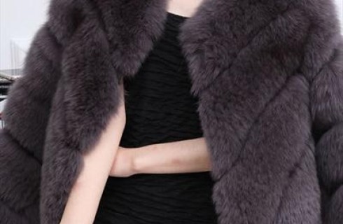Chị em nên chọn mẫu áo khoác nữ nào để diện năm 2017