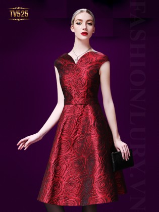 Đầm gấm hoa hồng chữ A một màu cổ cách điệu cao cấp TV525 (Màu đỏ)